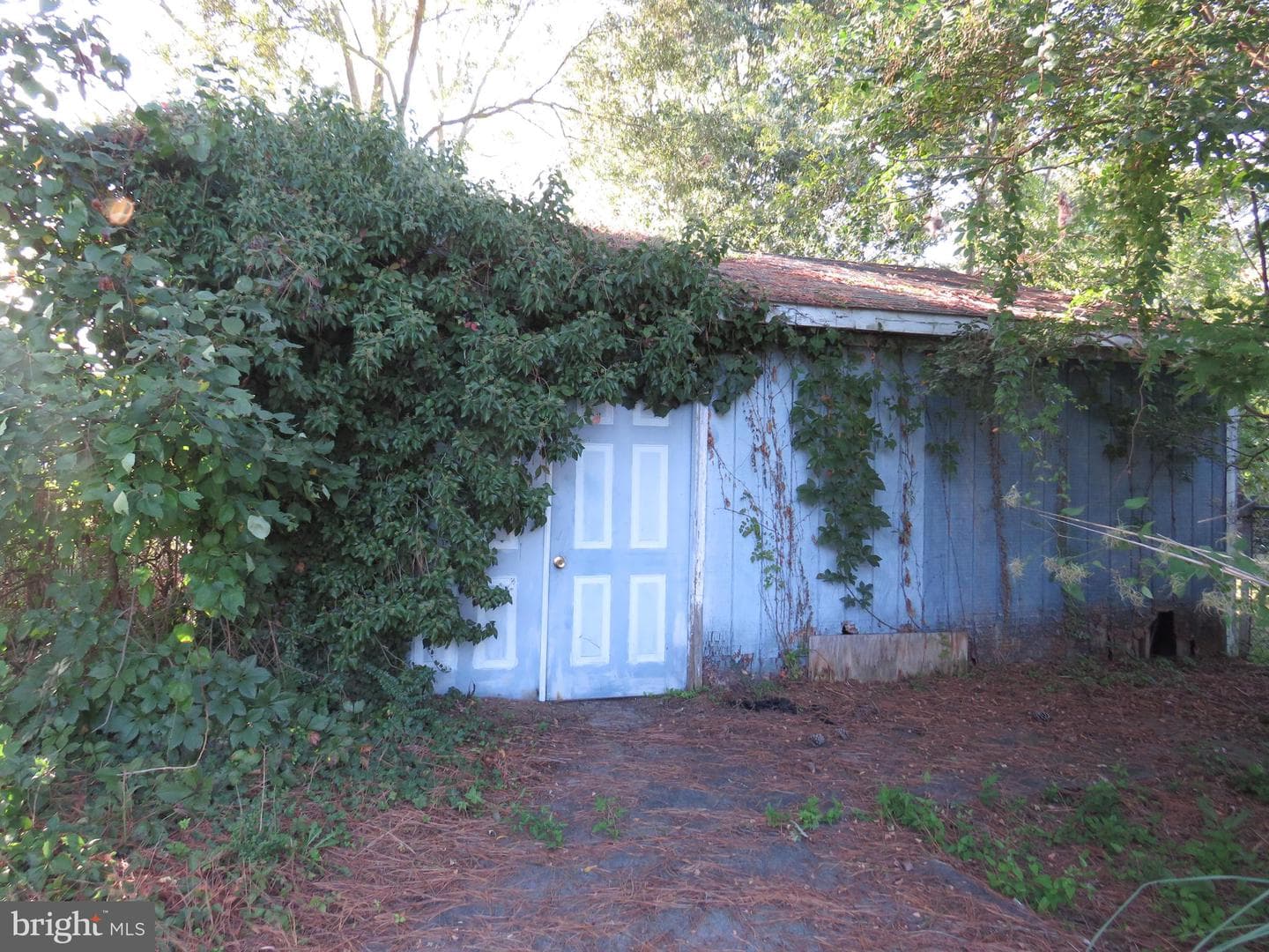 243 N Somerset Avenue photo 26