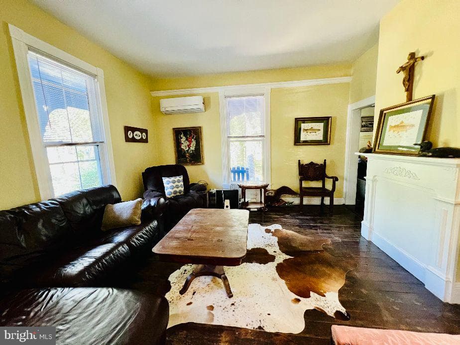 232 N Somerset Avenue photo 3