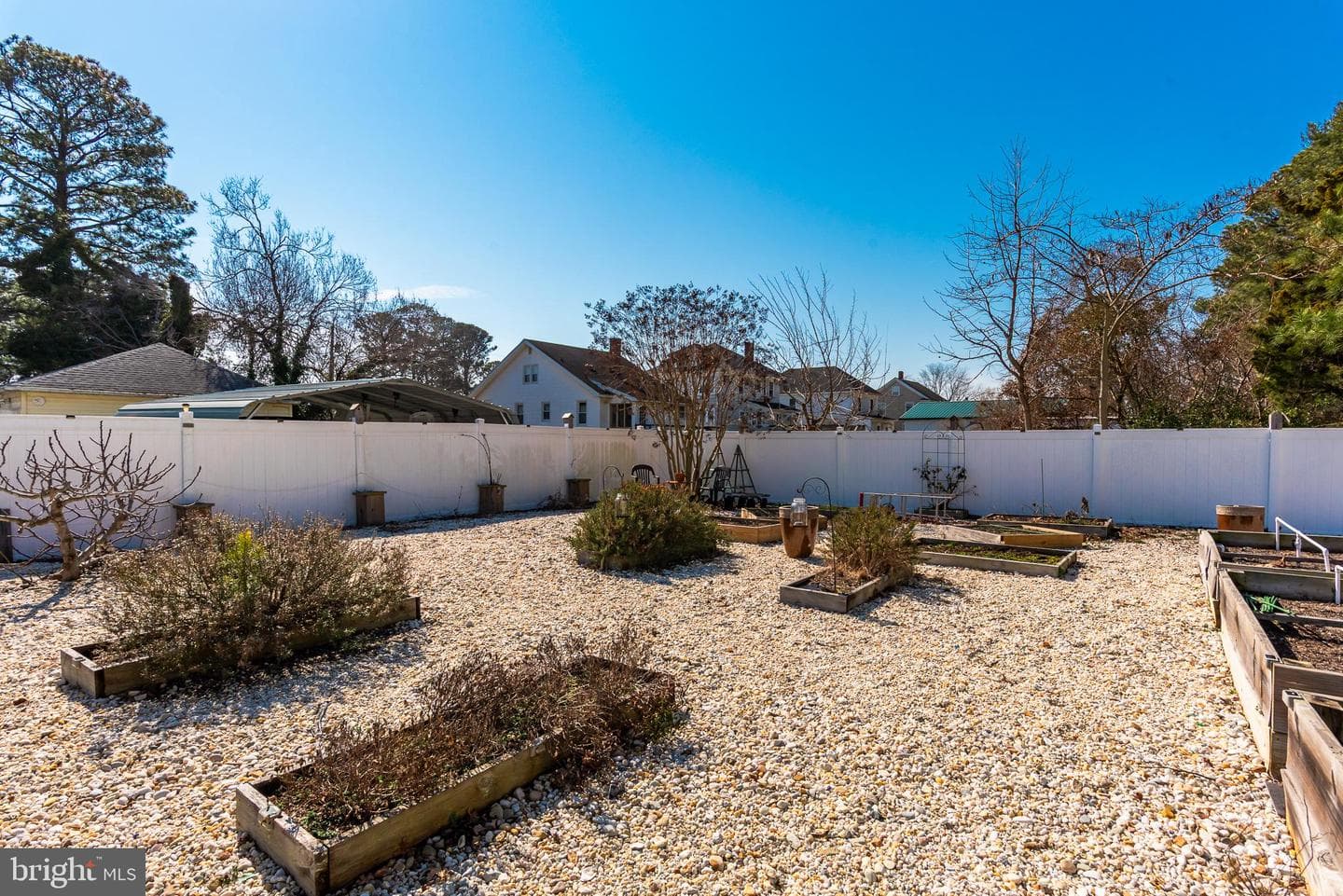 205 N Somerset Avenue photo 101