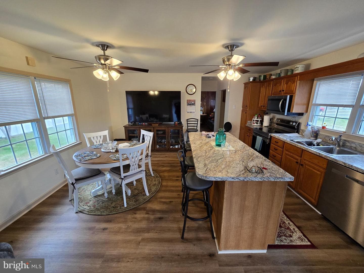 205 Myrtle Street photo 8