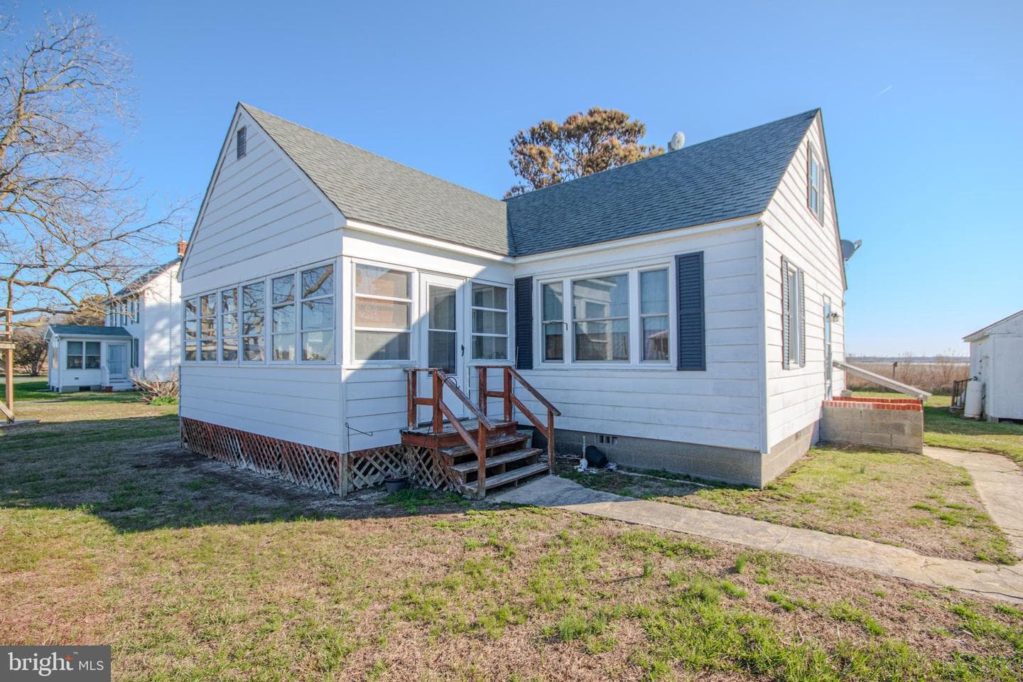 25654 Frenchtown Road photo 2