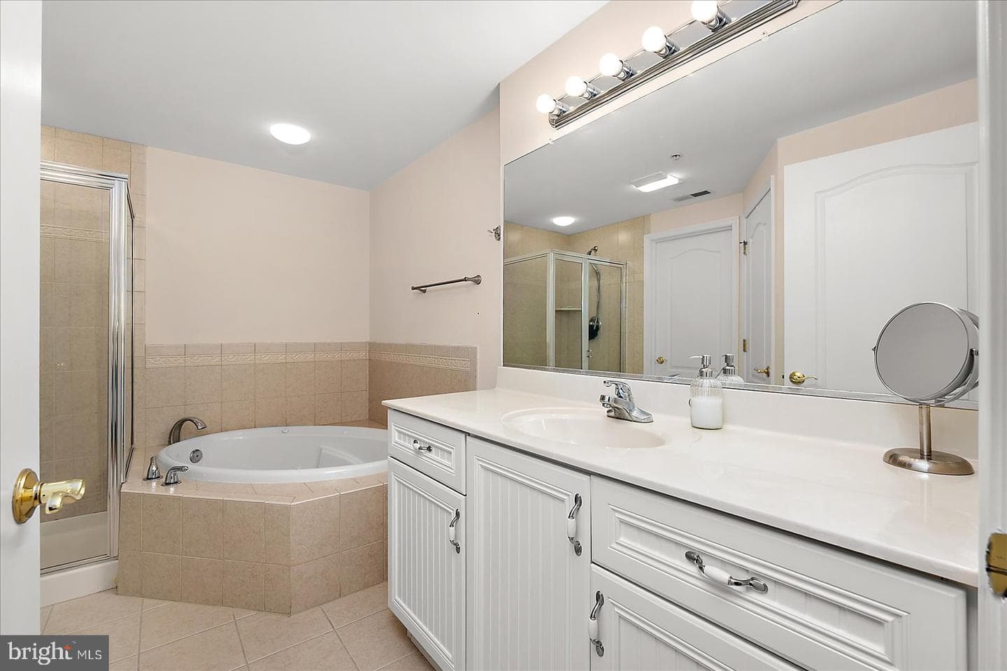 103 Williams Street #517 photo 23