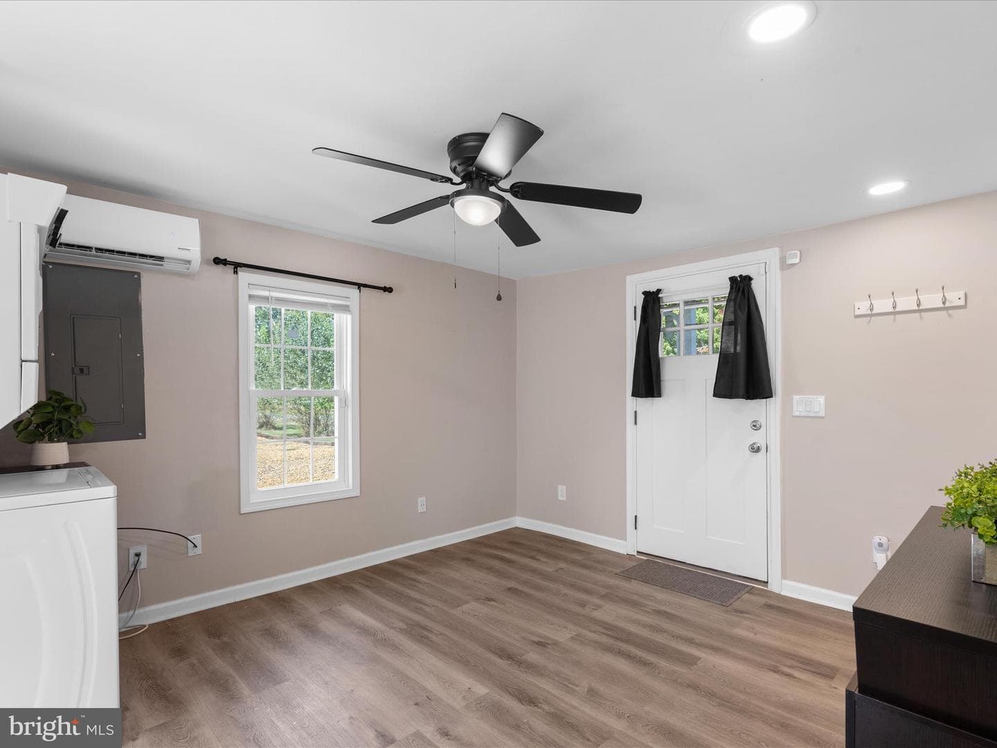 23483 Beckett Road photo 13