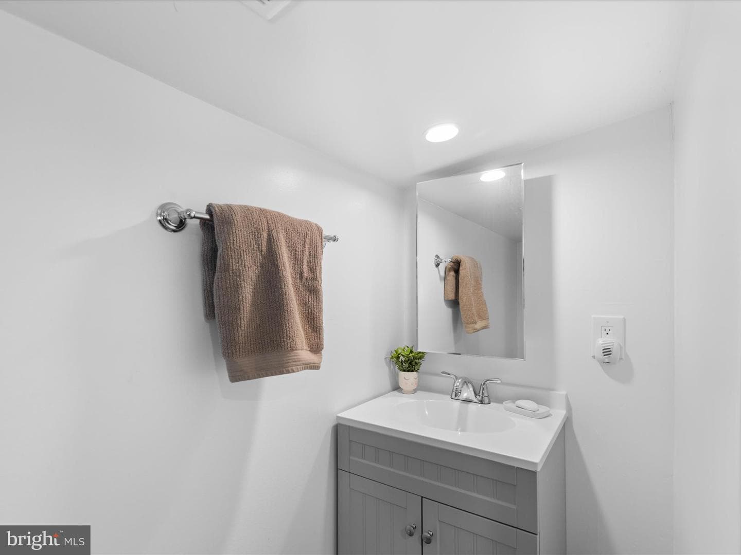 23483 Beckett Road photo 18