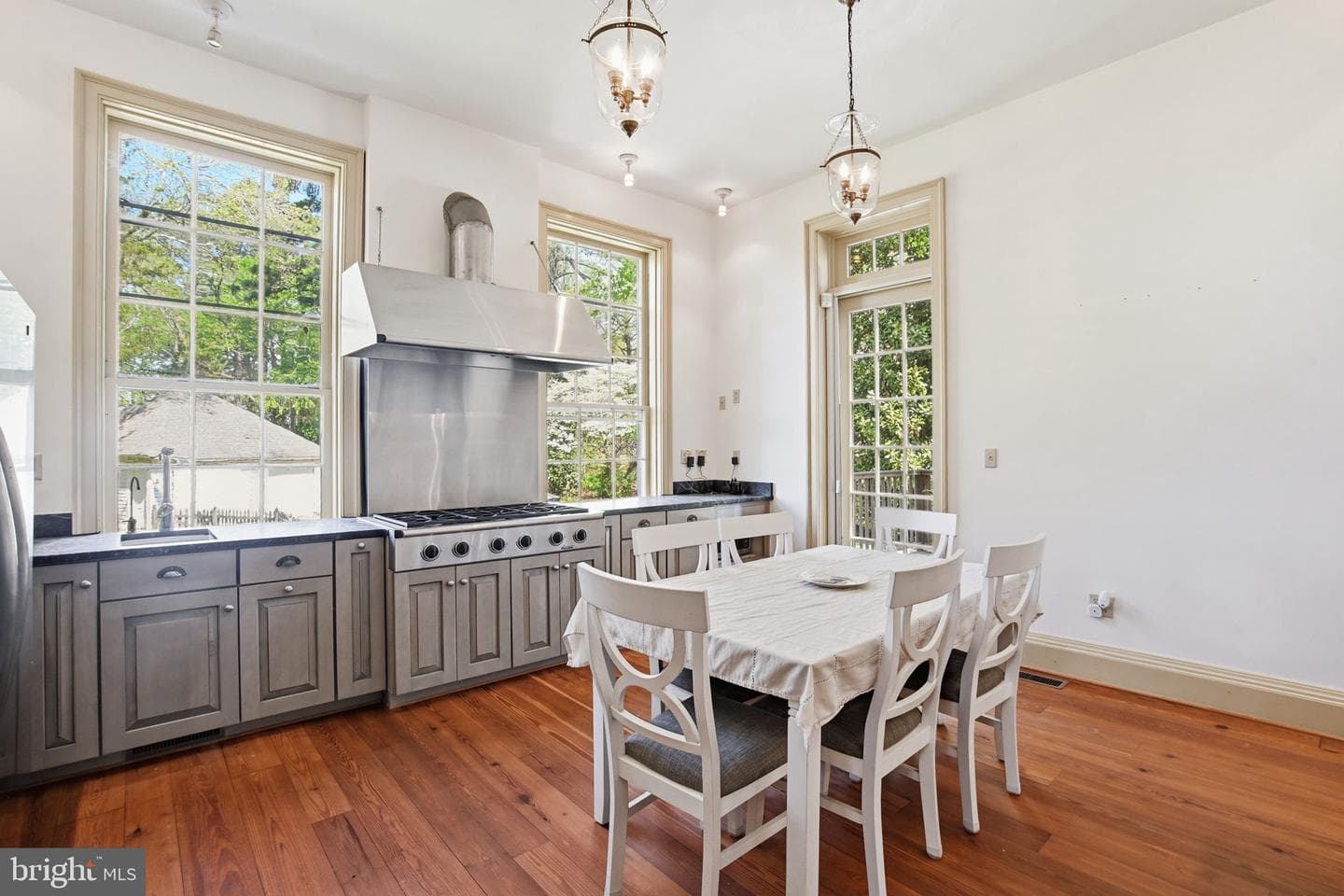 11700 Mansion Street photo 5