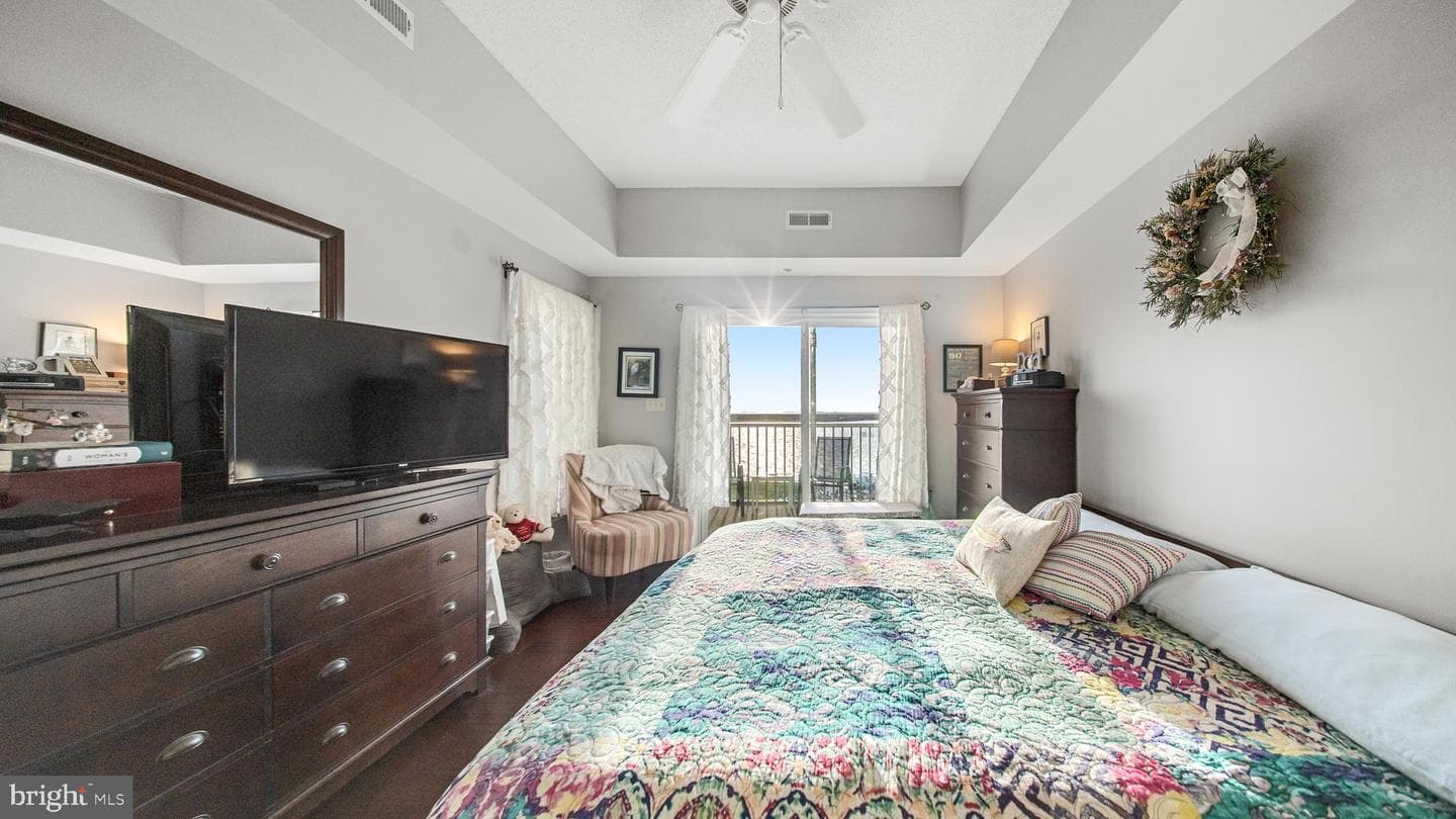 101 Williams St # 405 photo 12