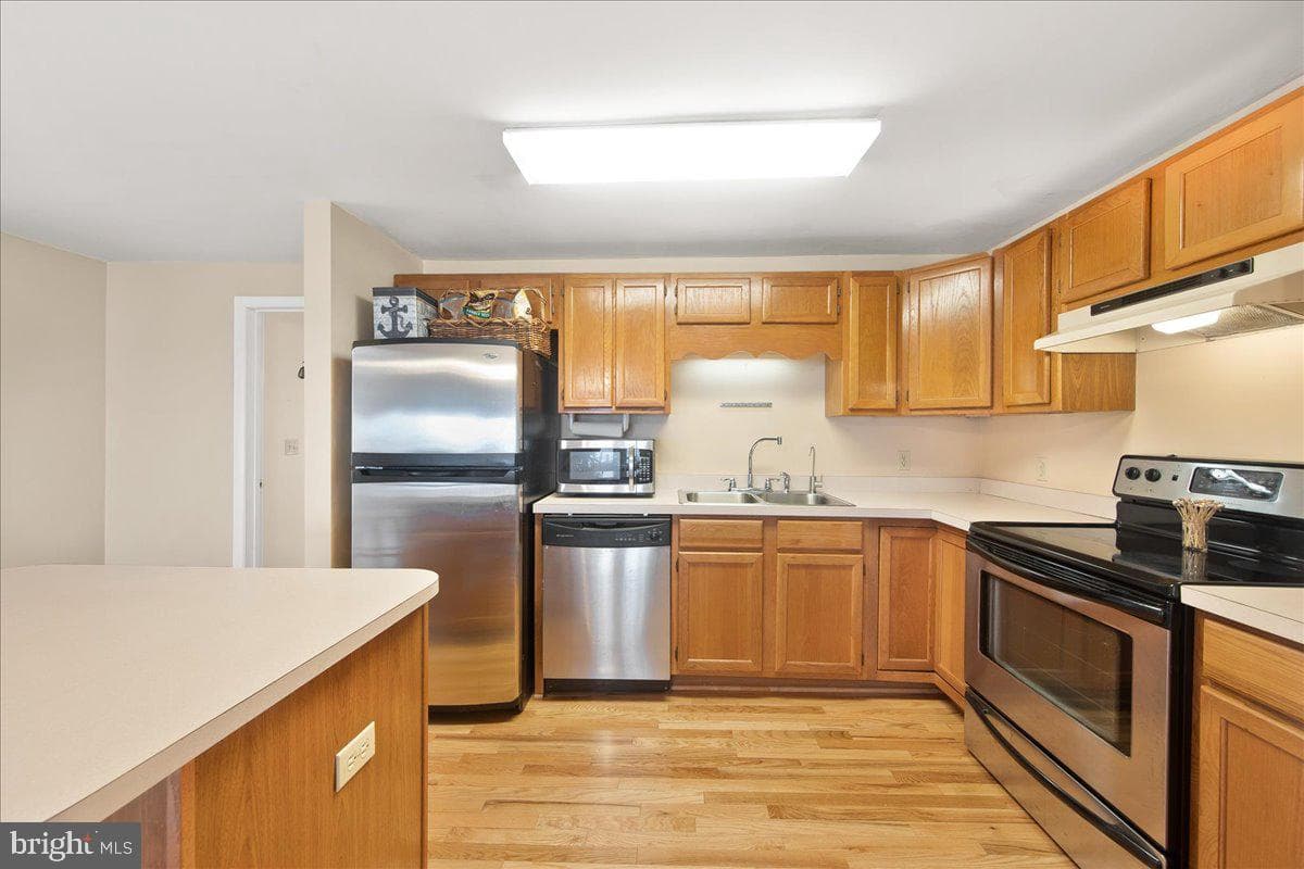 24524 Fullbrook Ln photo 15
