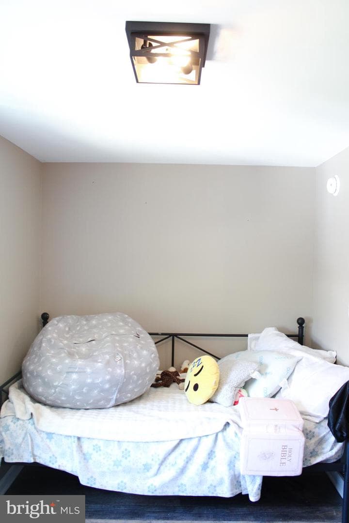 11685 Beckford Avenue photo 26