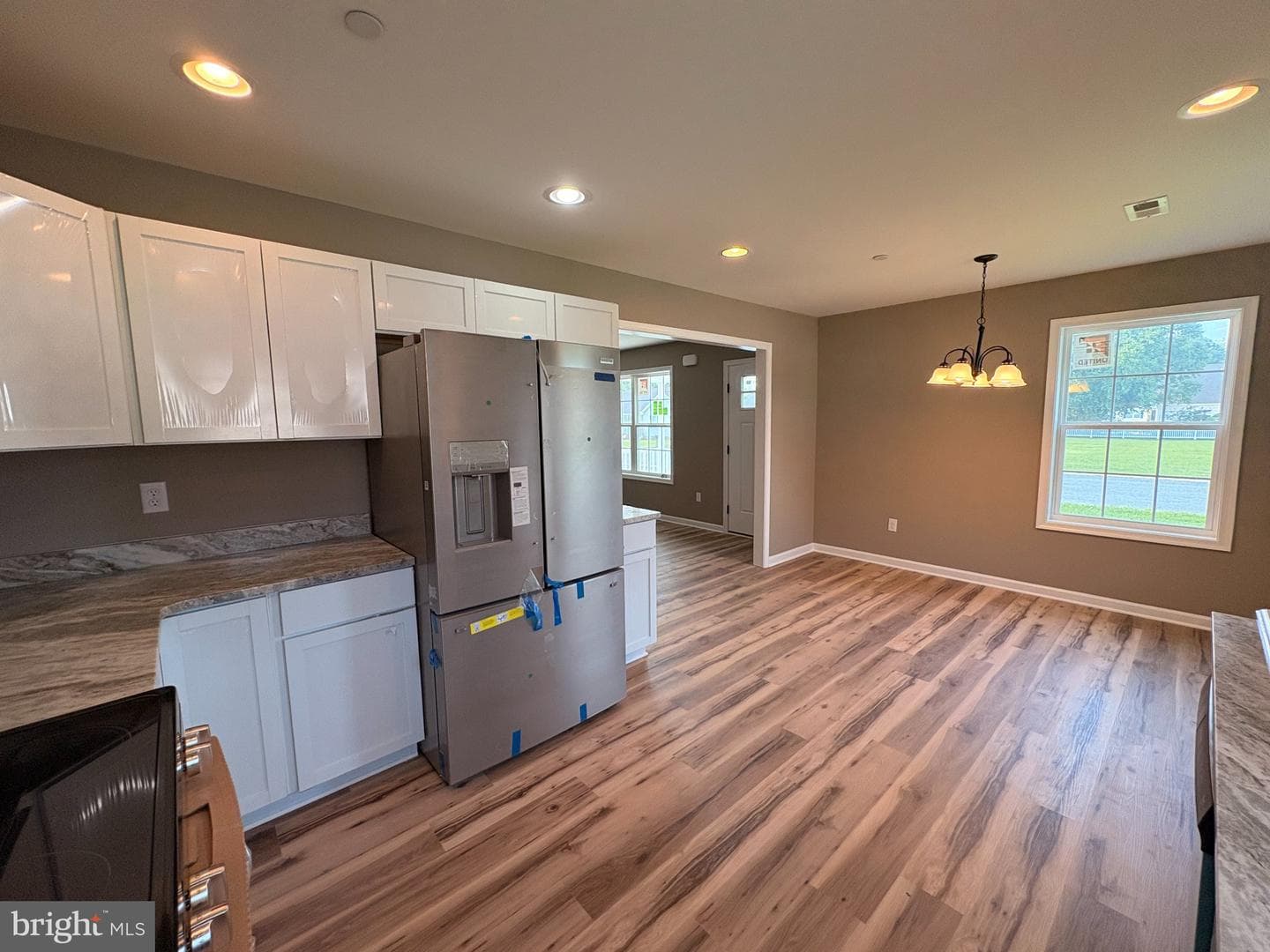 6 Heron Way photo 8