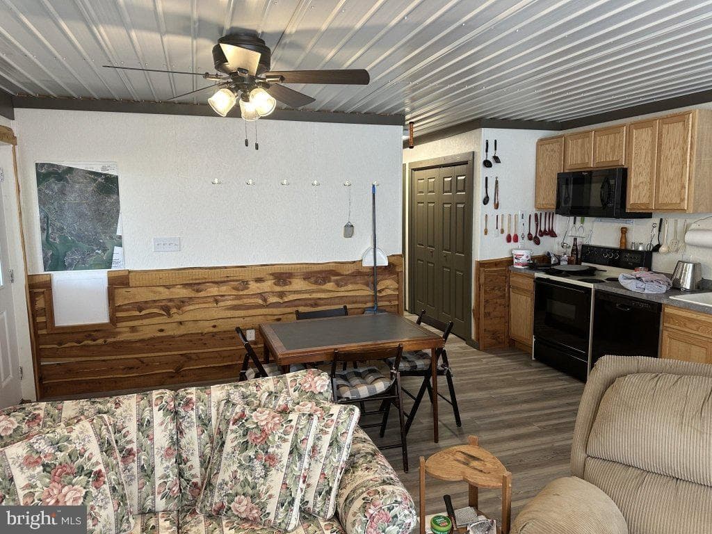 2735 Lloyd Webb Road photo 9