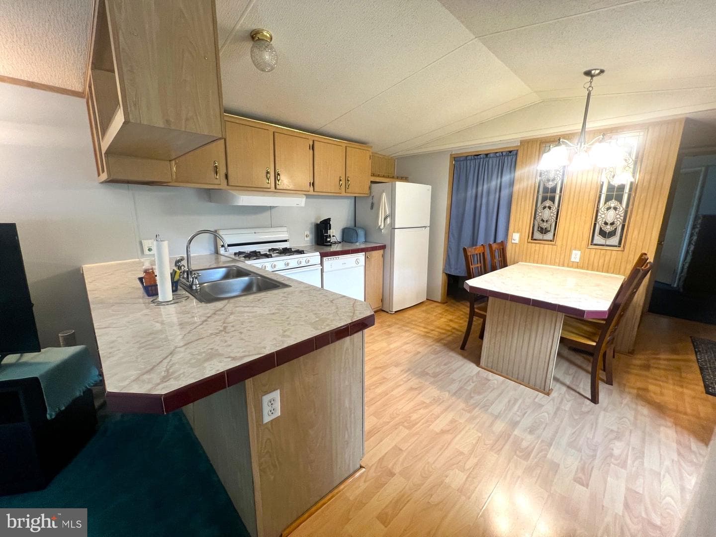 14526 Willey Avenue photo 6