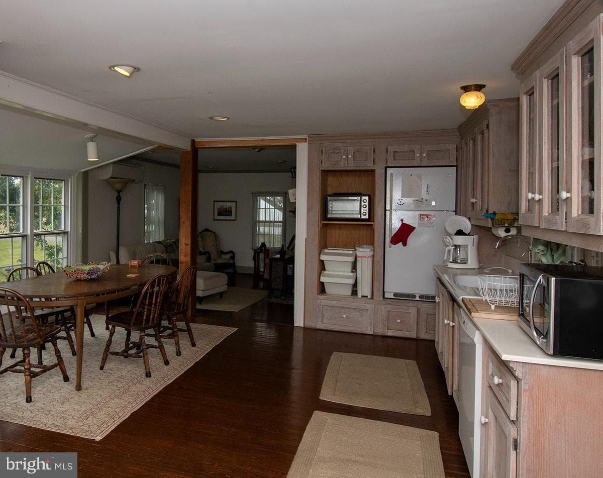25678 Frenchtown Rd photo 13