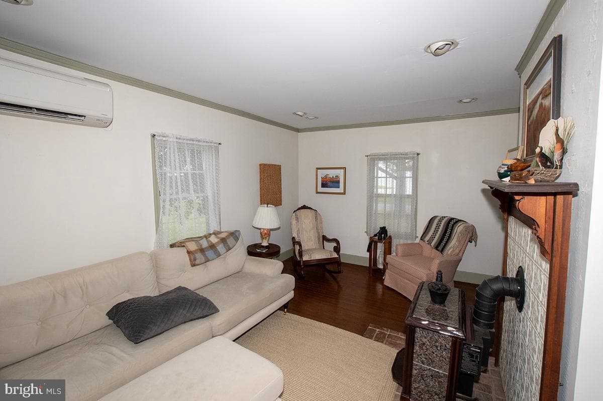 25678 Frenchtown Rd photo 17