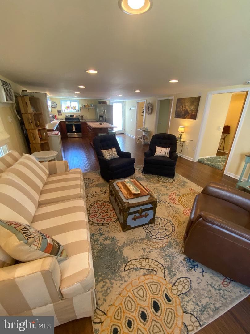 20805 Severn Road photo 8