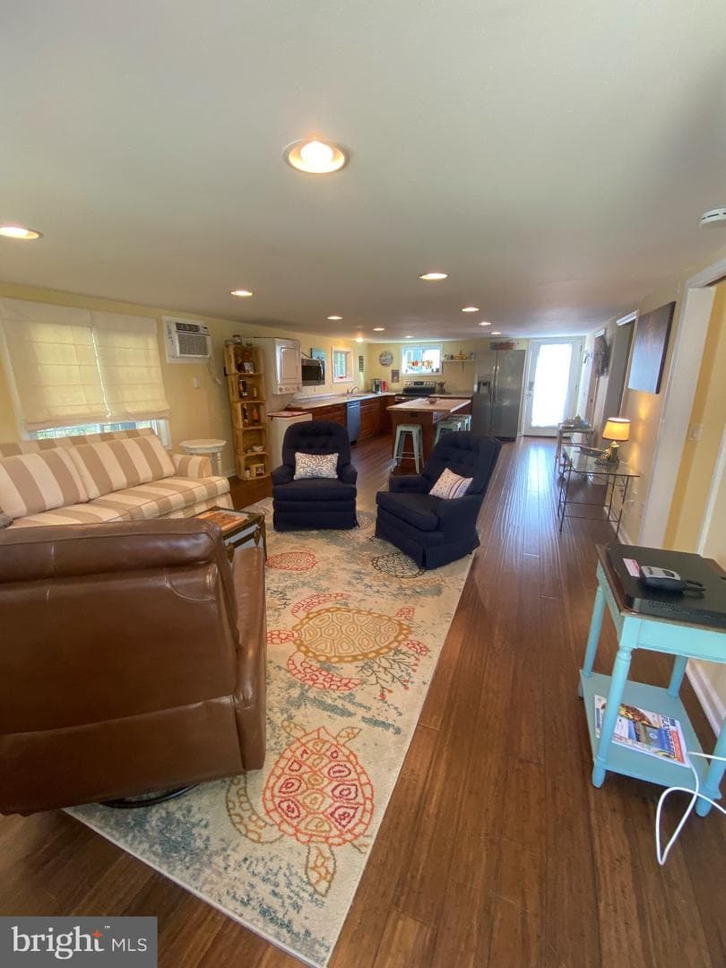 20805 Severn Road photo 9