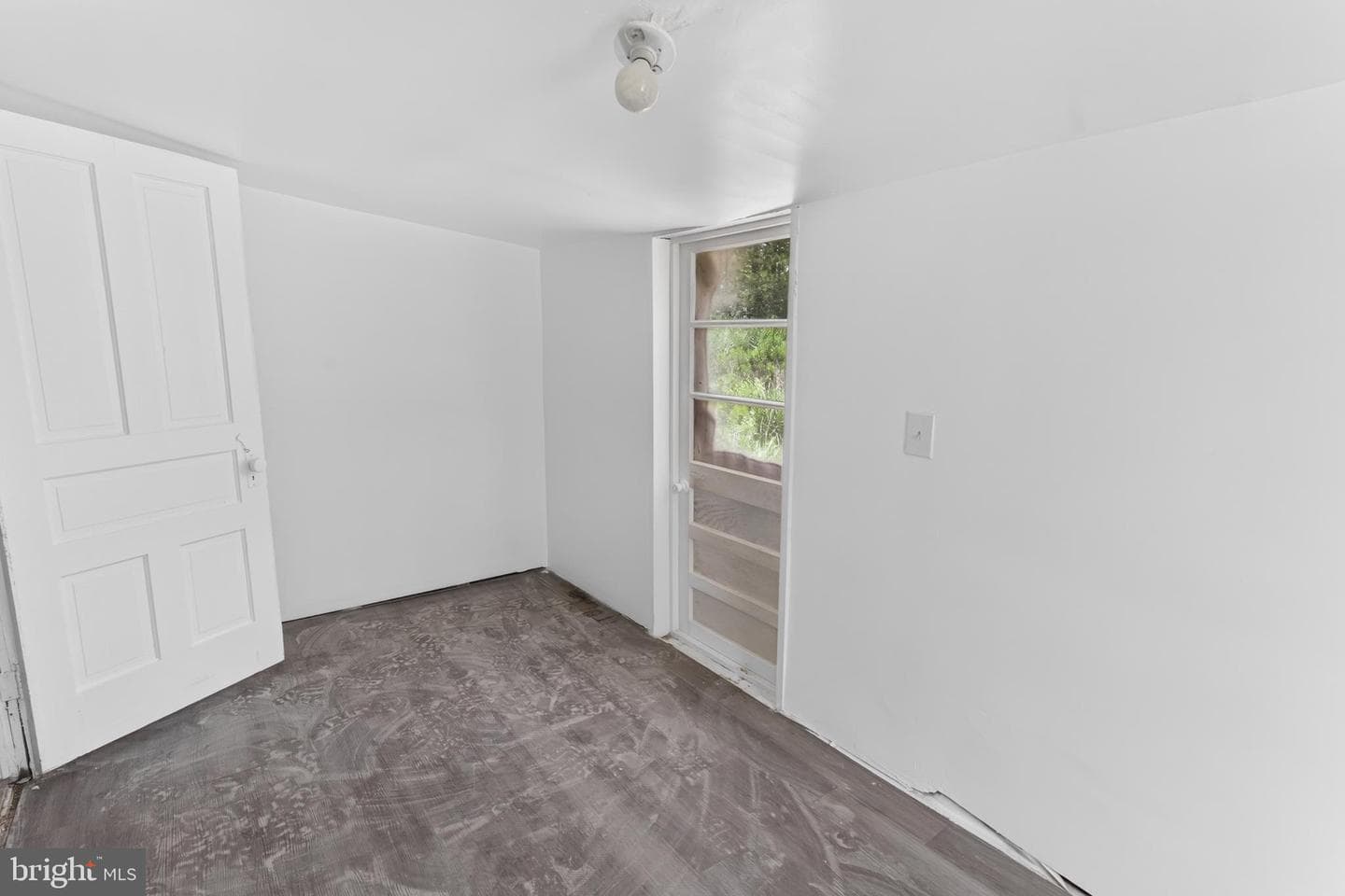 272 S Somerset Avenue photo 28