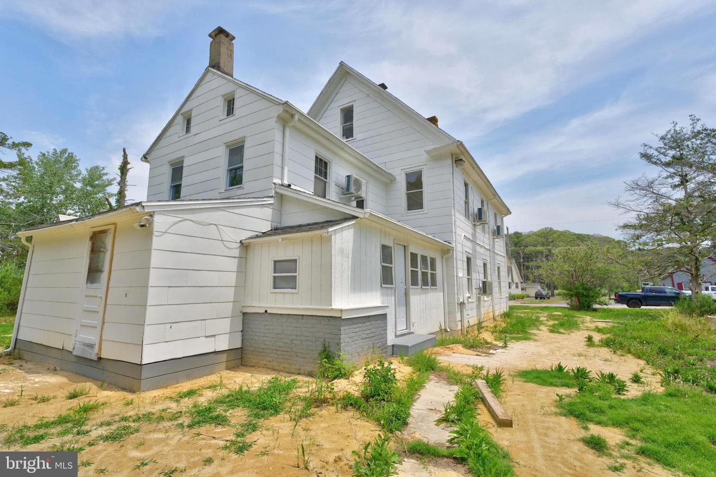 272 S Somerset Avenue photo 3