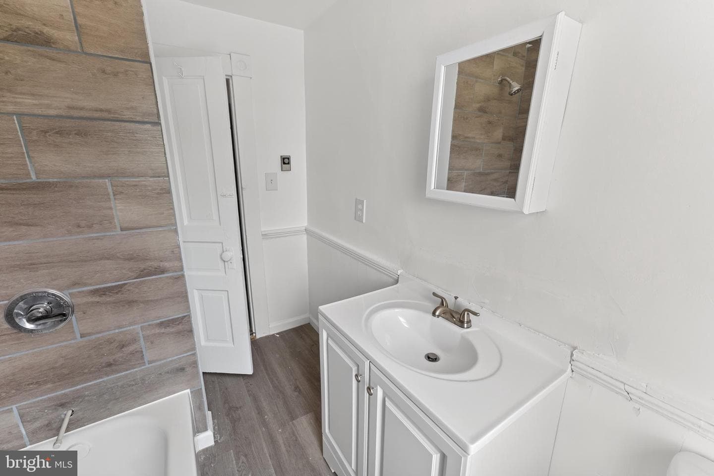 272 S Somerset Avenue photo 42
