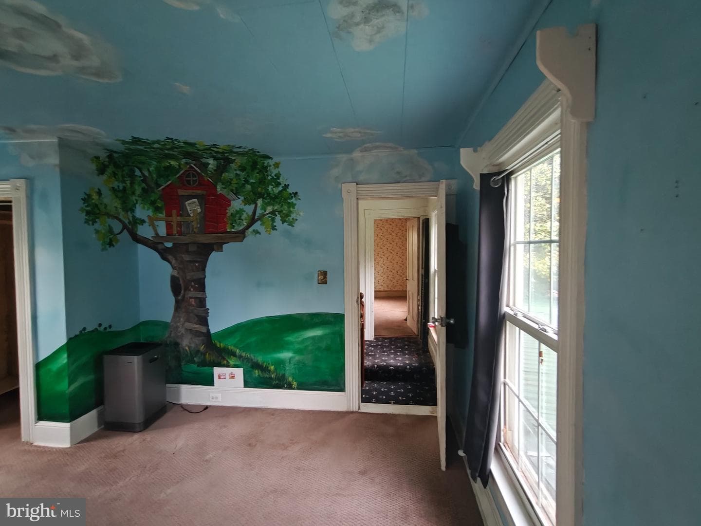 103 S Somerset Avenue photo 104