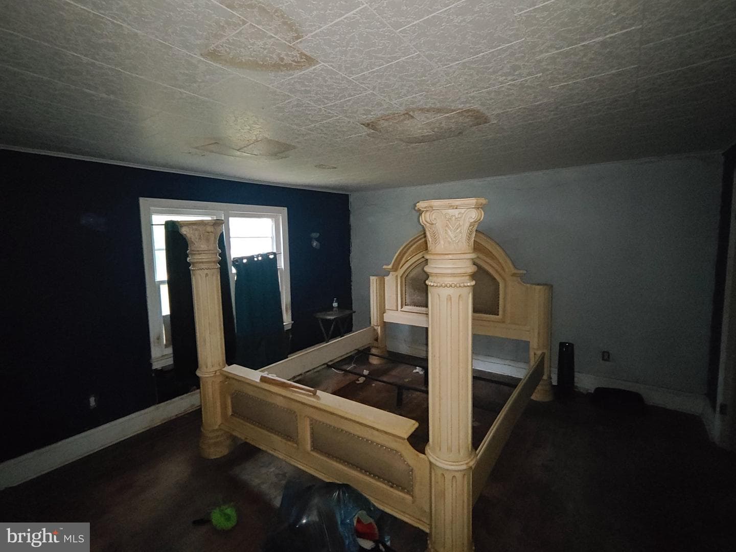 103 S Somerset Avenue photo 32