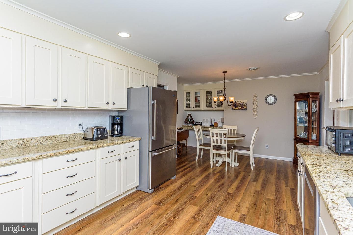 26443 Asbury Avenue photo 17