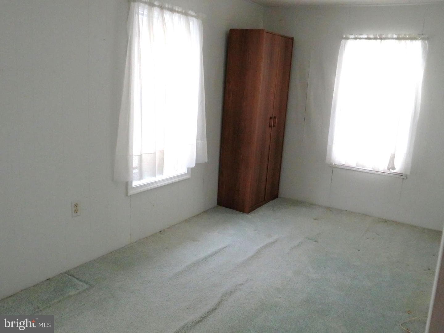 26427 Mariners Road photo 24