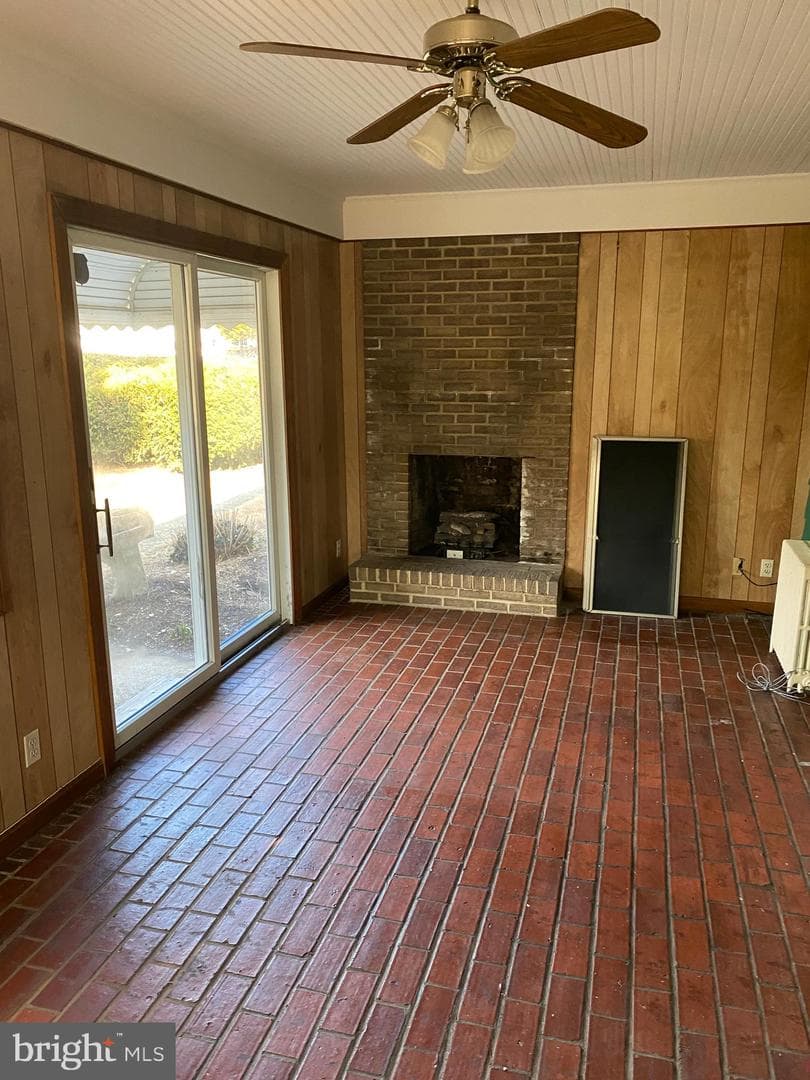 107 E Earle Avenue photo 11