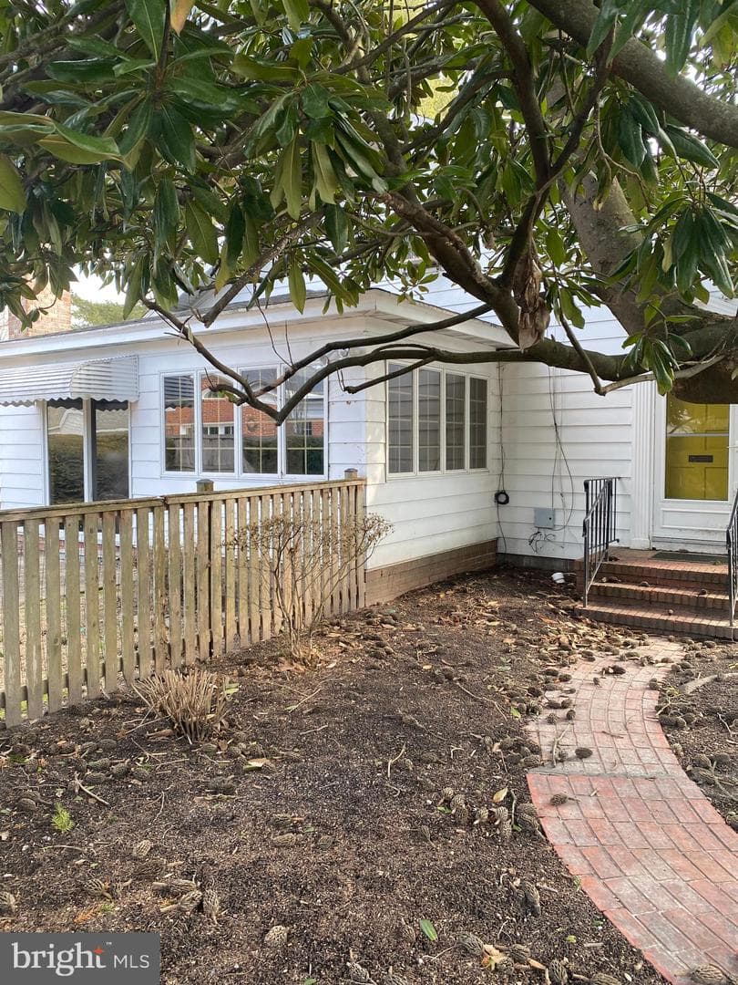 107 E Earle Avenue photo 3