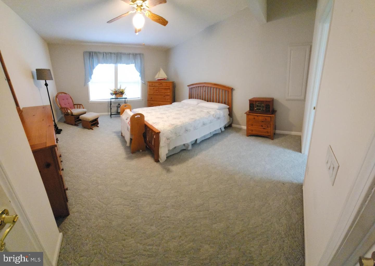 2 Kensington Dr photo 2