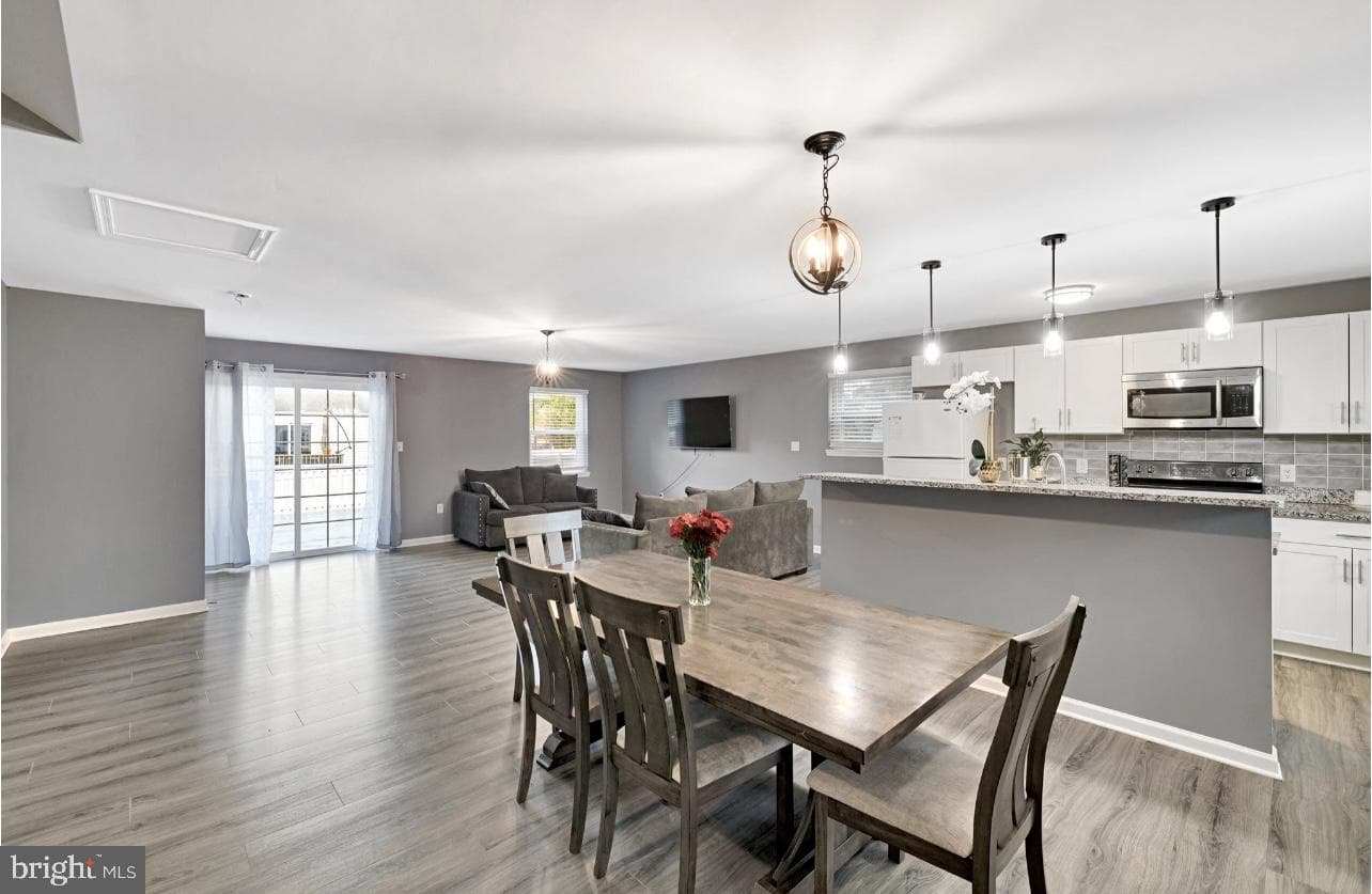 7287 Shirley Drive photo 9