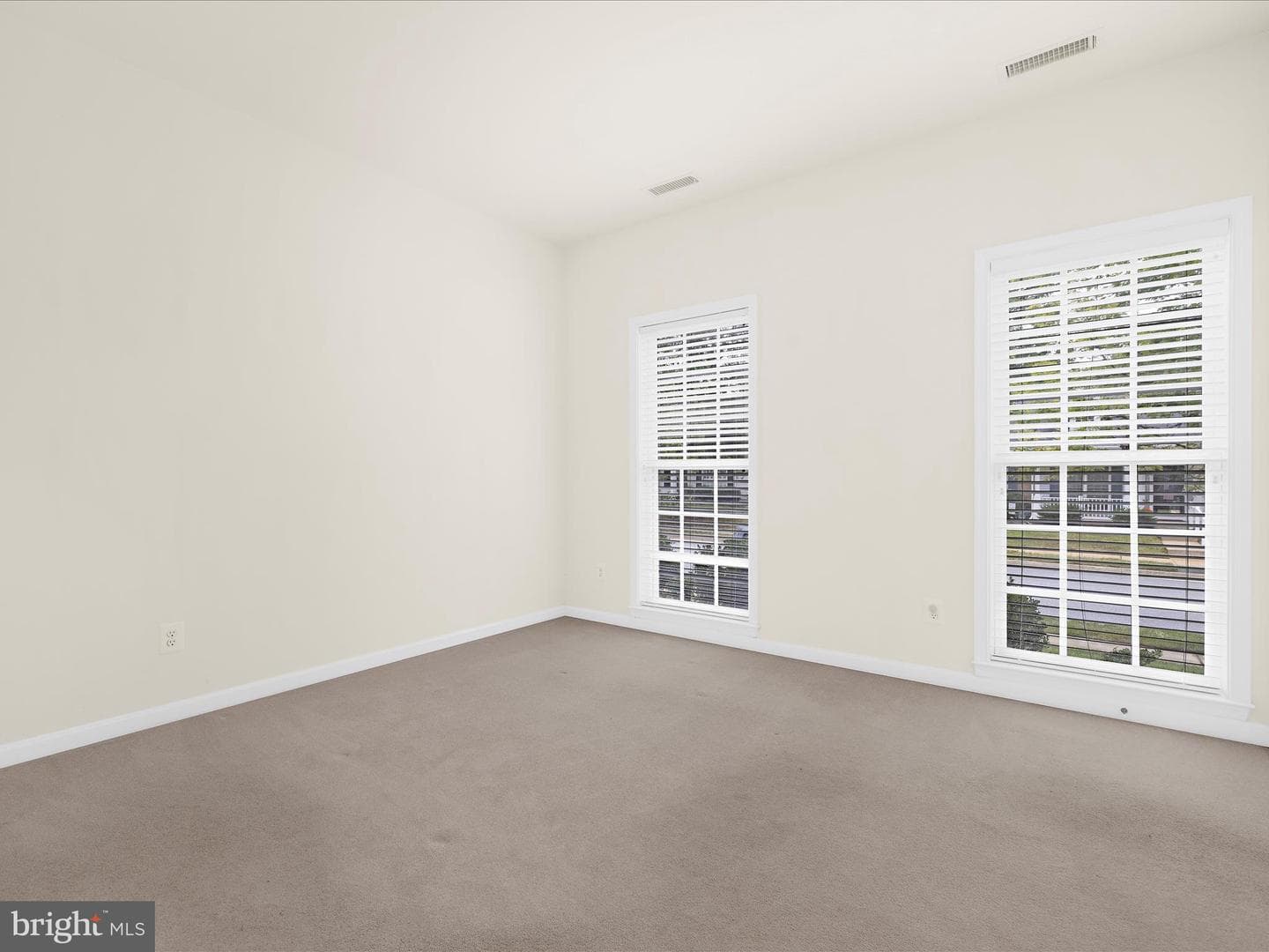 29744 Dustin Avenue photo 9