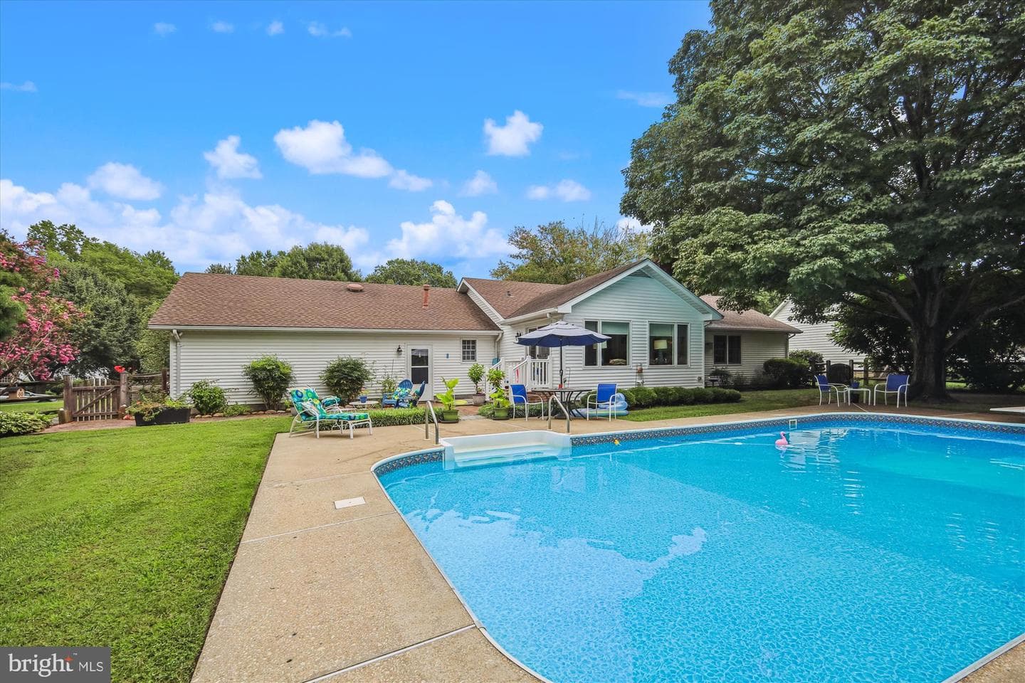 110 W Oak Avenue photo 39