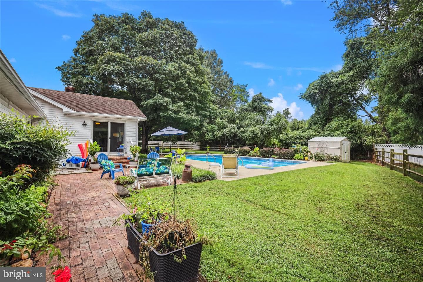 110 W Oak Avenue photo 43