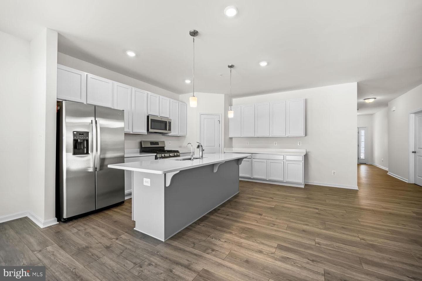 5648 Trafalgar Cir photo 12