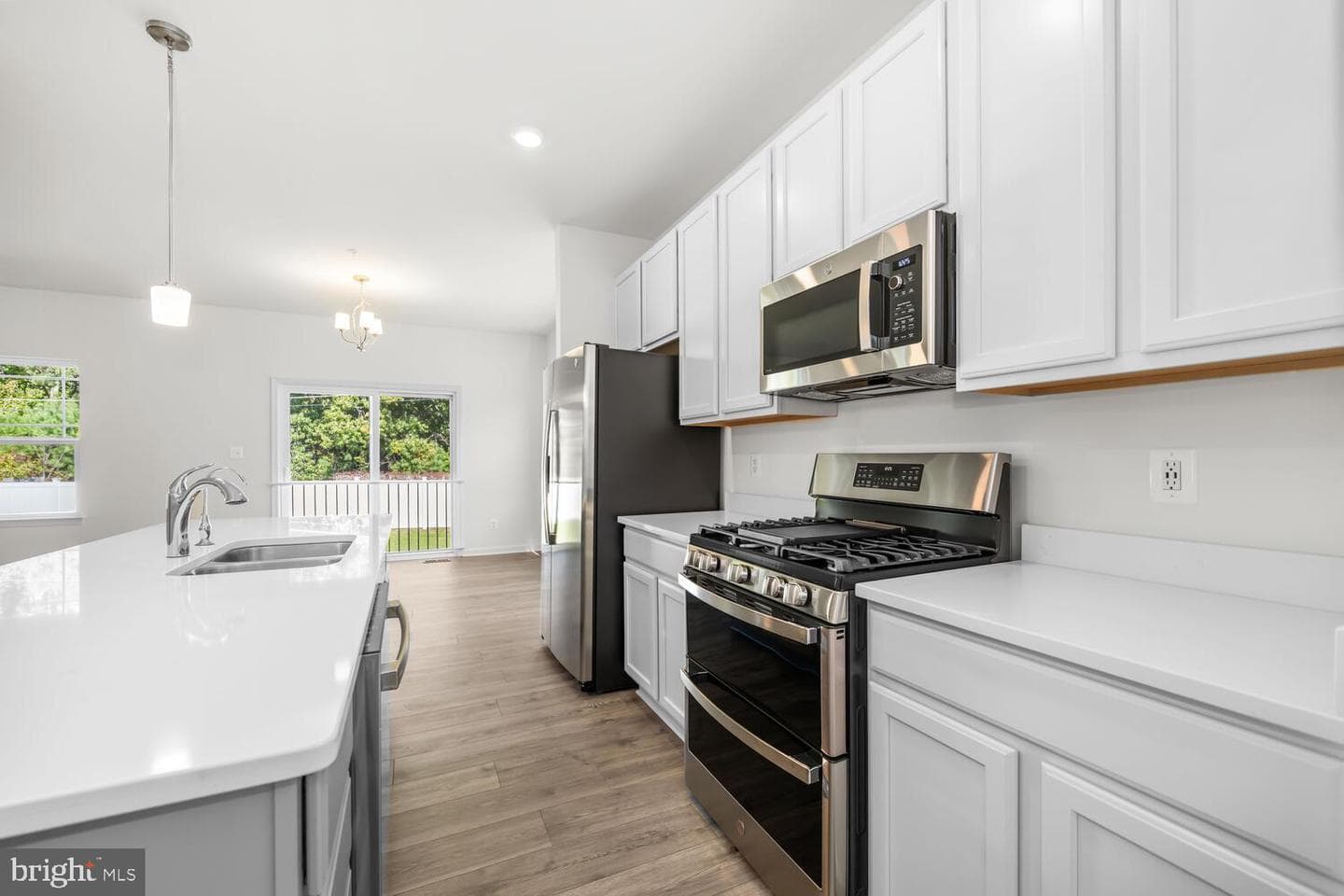 5648 Trafalgar Cir photo 13