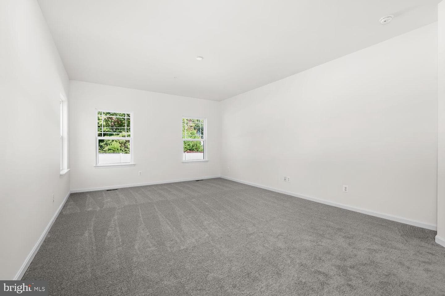 5648 Trafalgar Cir photo 14