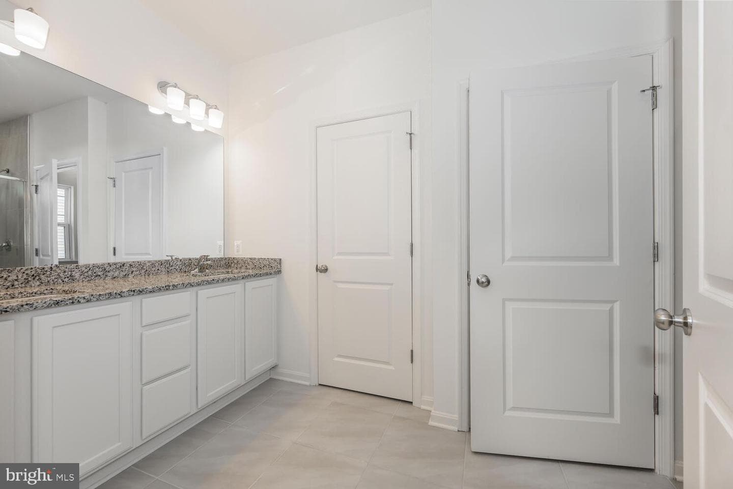 5648 Trafalgar Cir photo 16