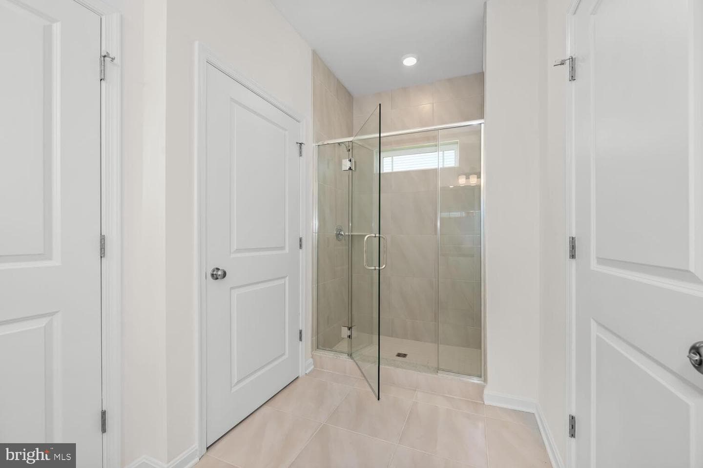 5648 Trafalgar Cir photo 17