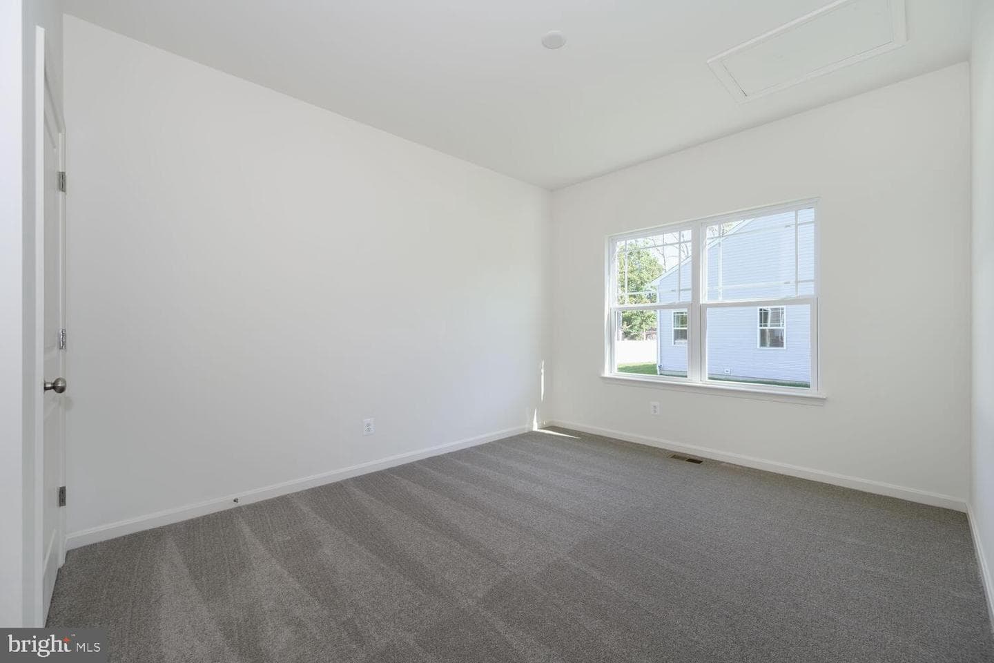 5648 Trafalgar Cir photo 18