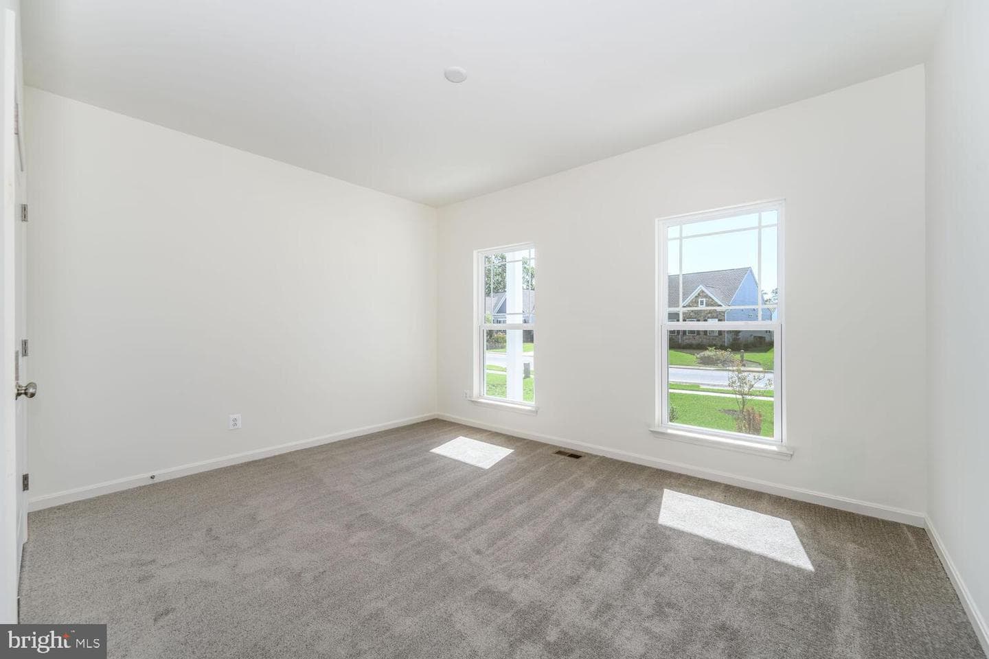 5648 Trafalgar Cir photo 19