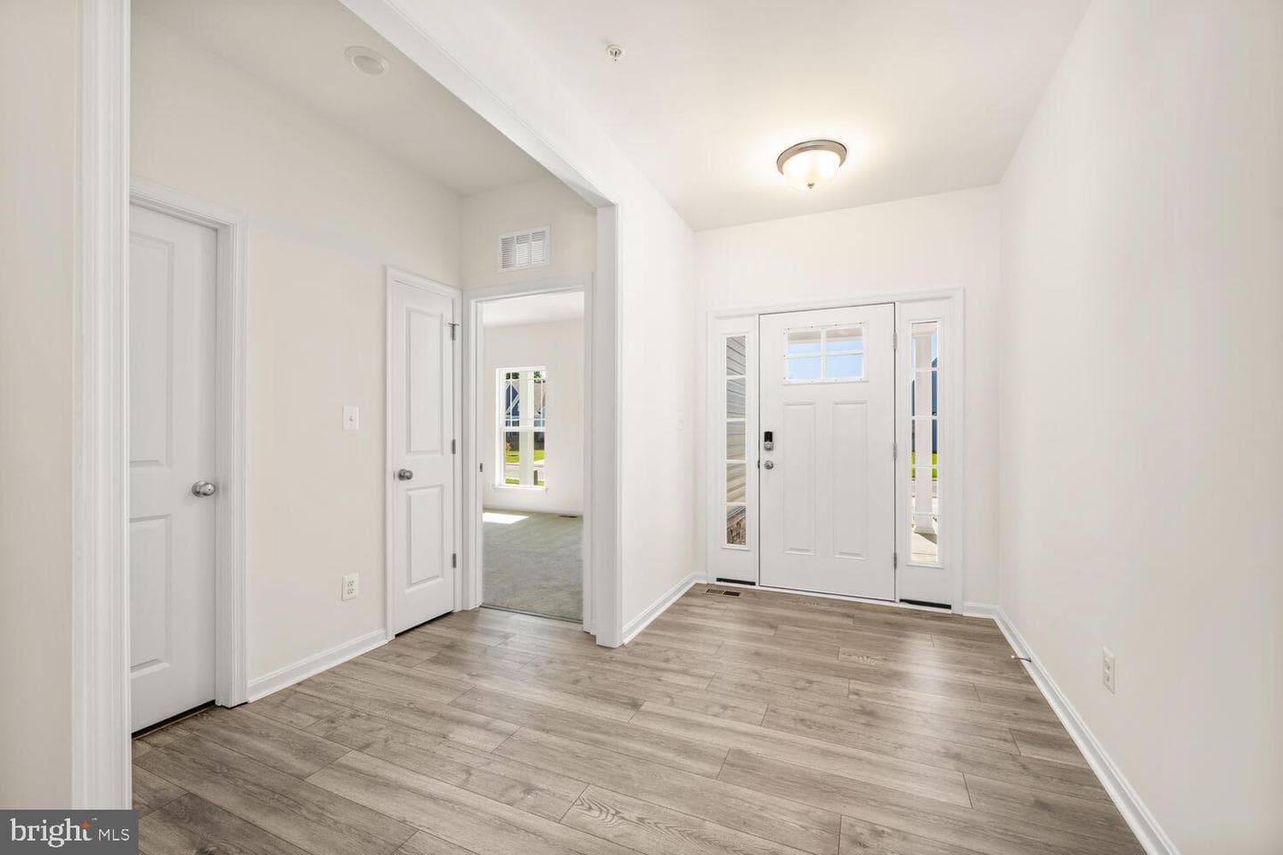5648 Trafalgar Cir photo 7