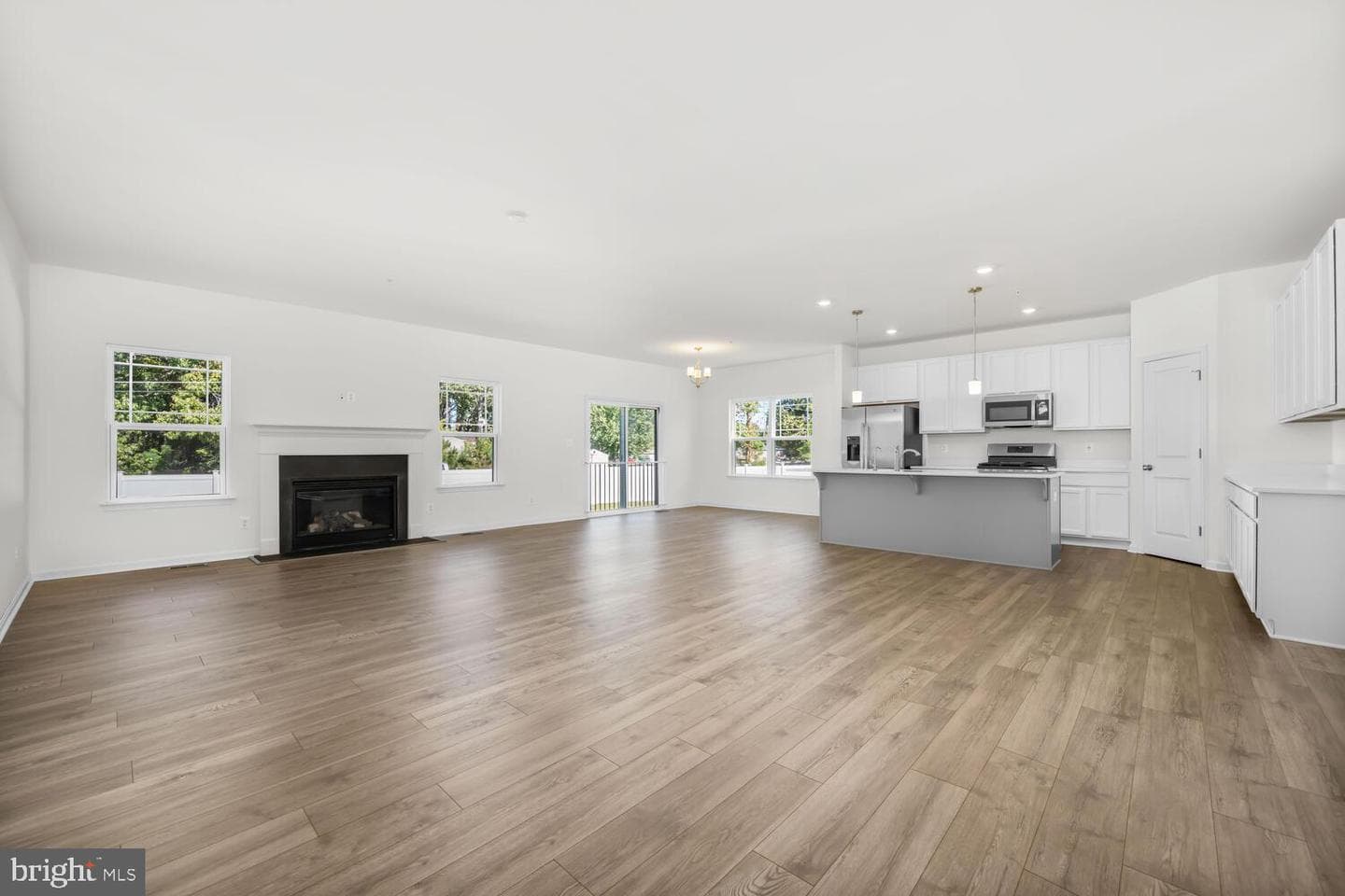 5648 Trafalgar Cir photo 9