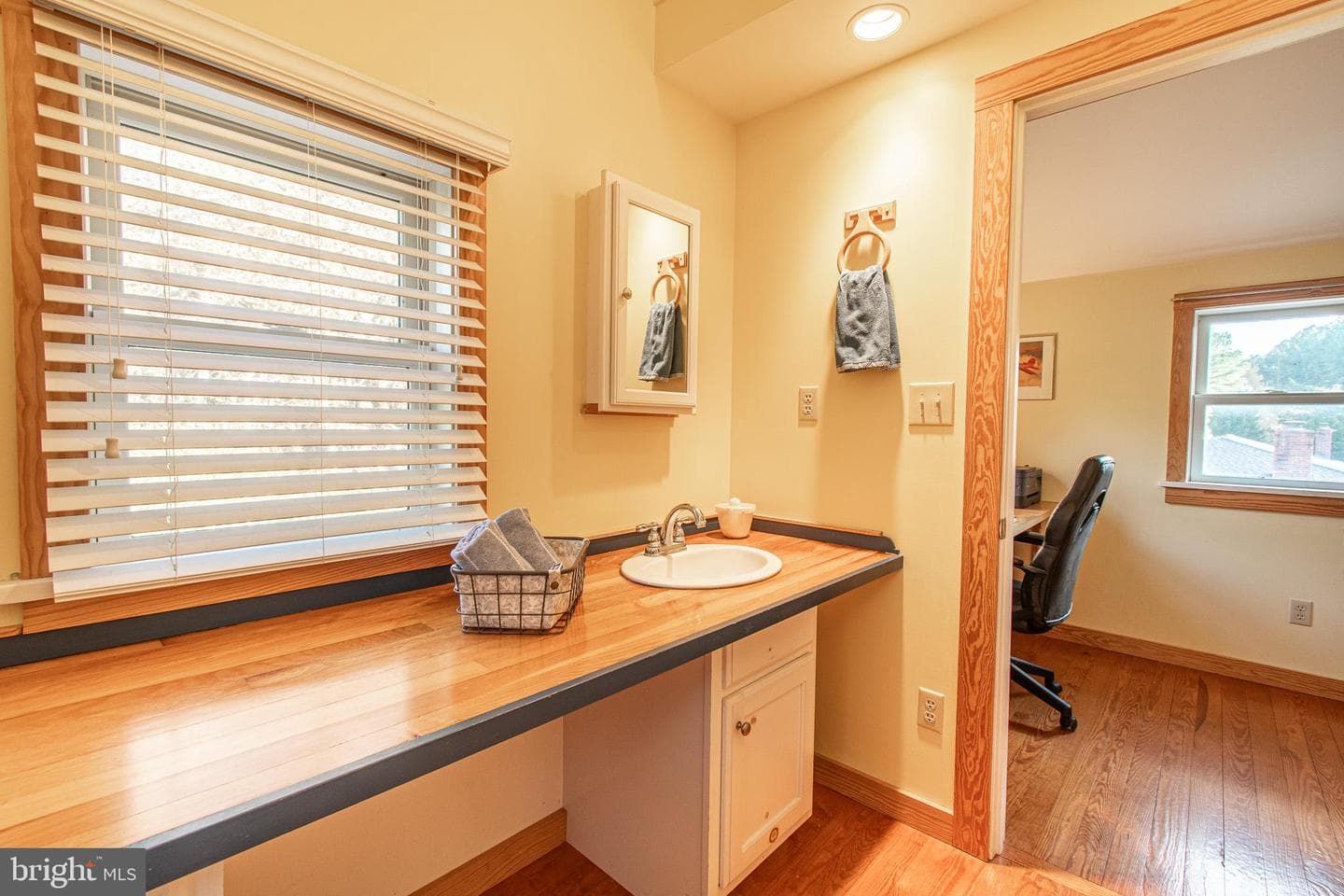 8805 Cummings Road photo 24