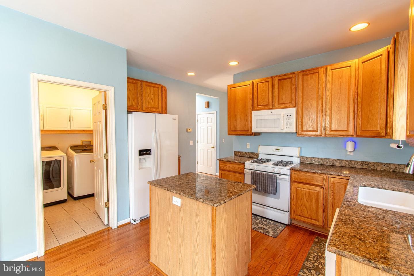 8800 Roundhouse Circle photo 14