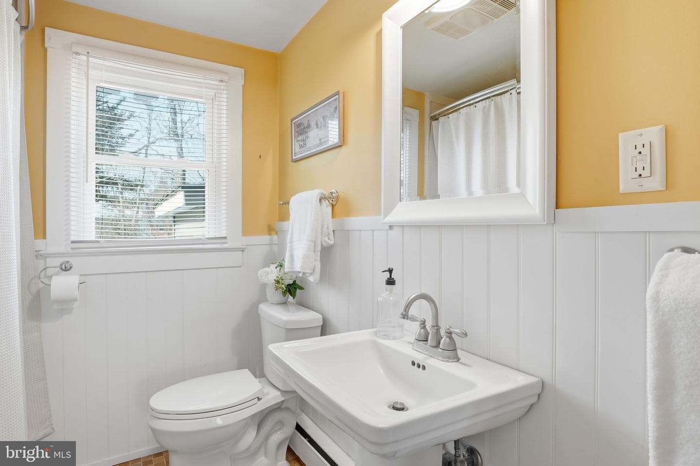 105 Seymour Avenue photo 18