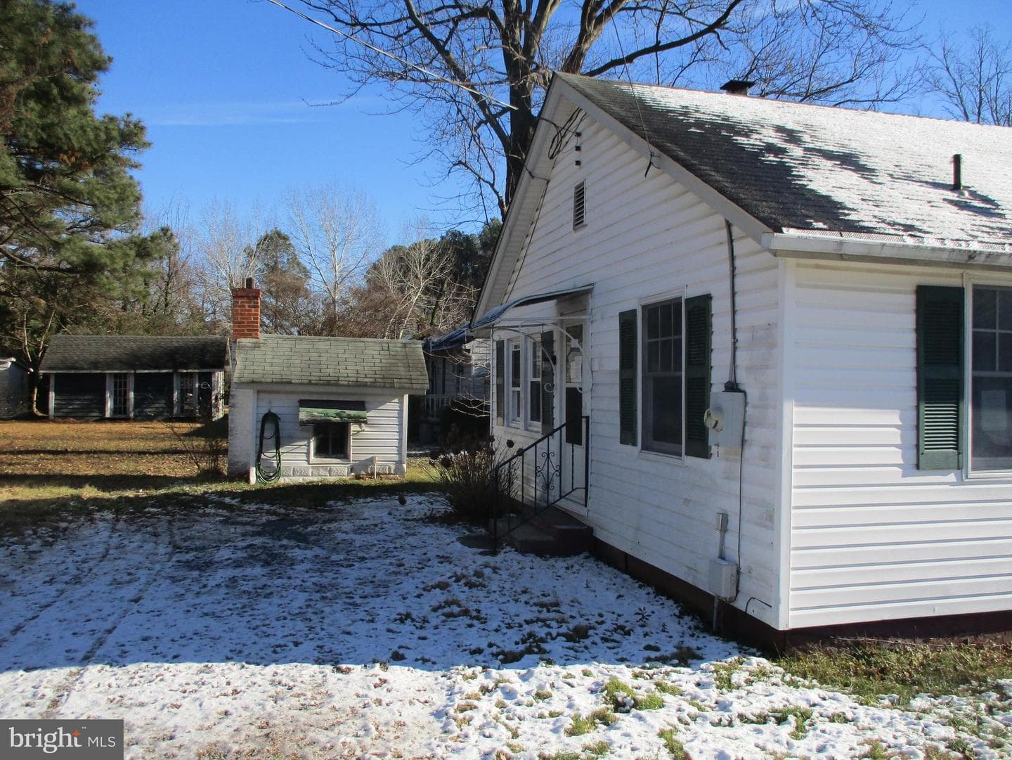 6369 Neavitt Manor Road photo 3