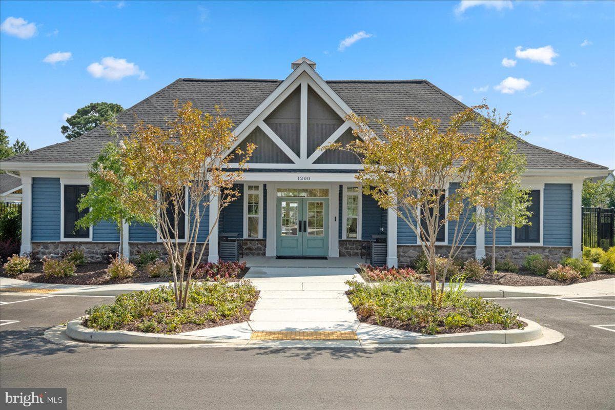 1009 Champlain Court photo 34