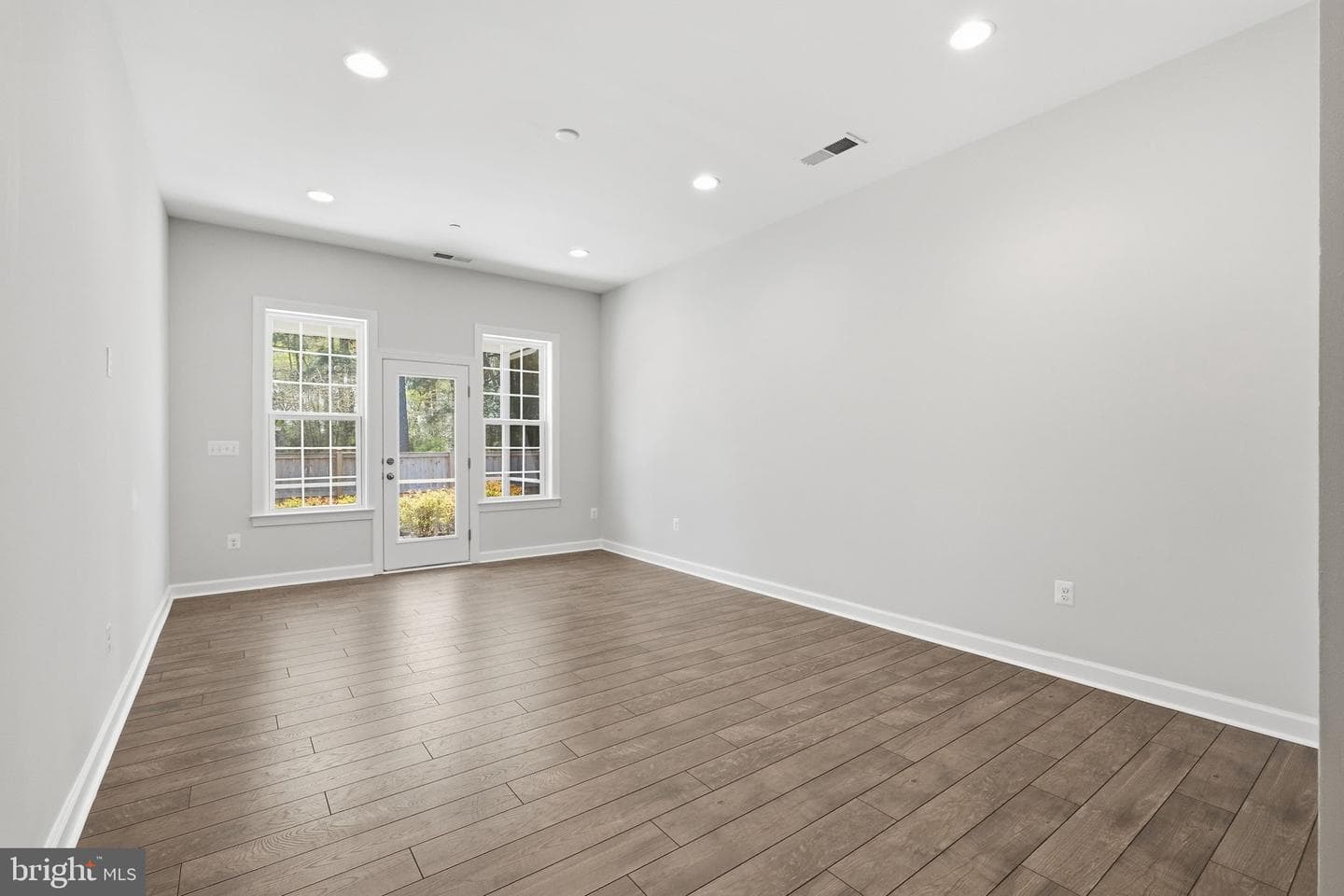 1003 Champlain Court photo 11