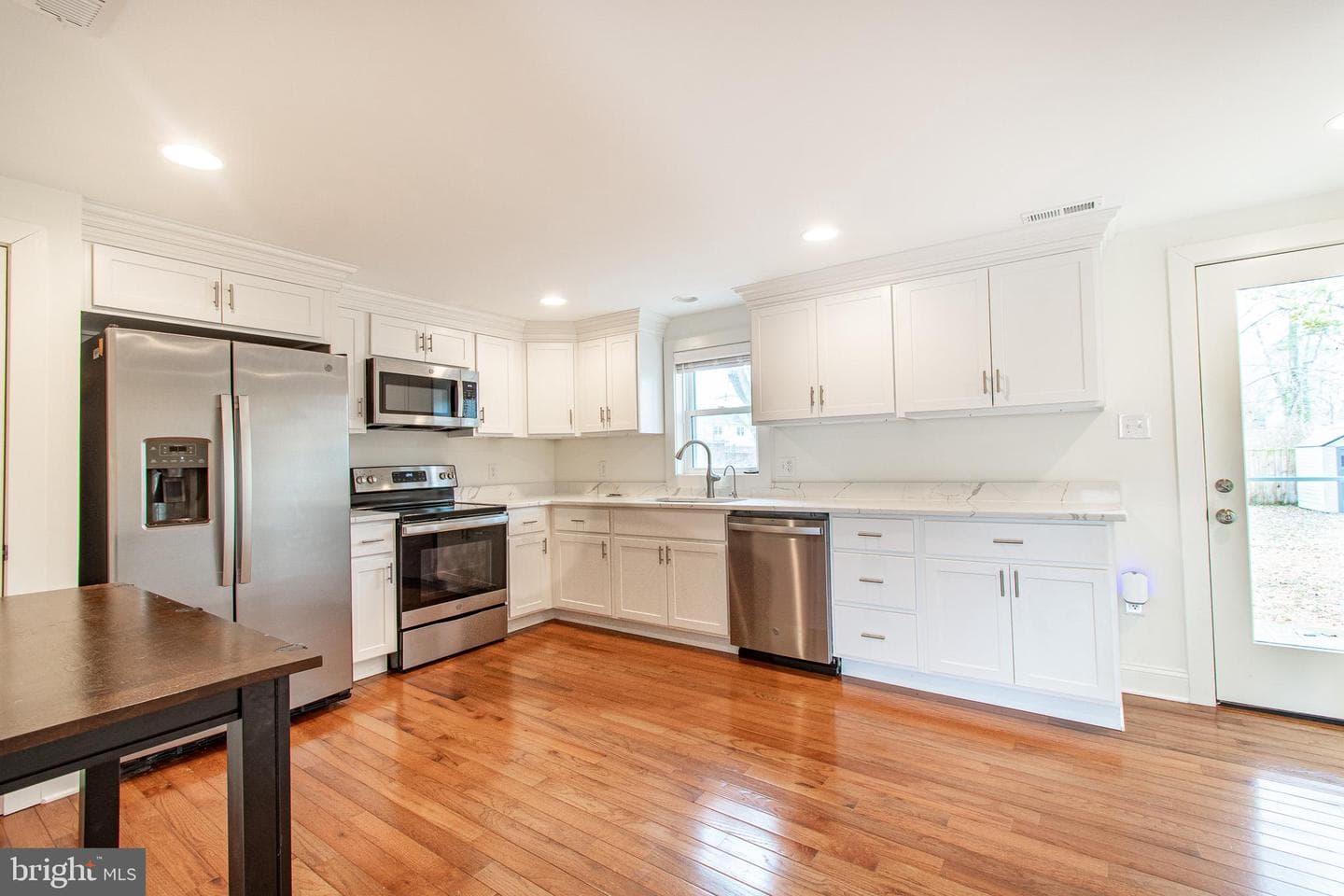 101 Brooks Lane photo 8