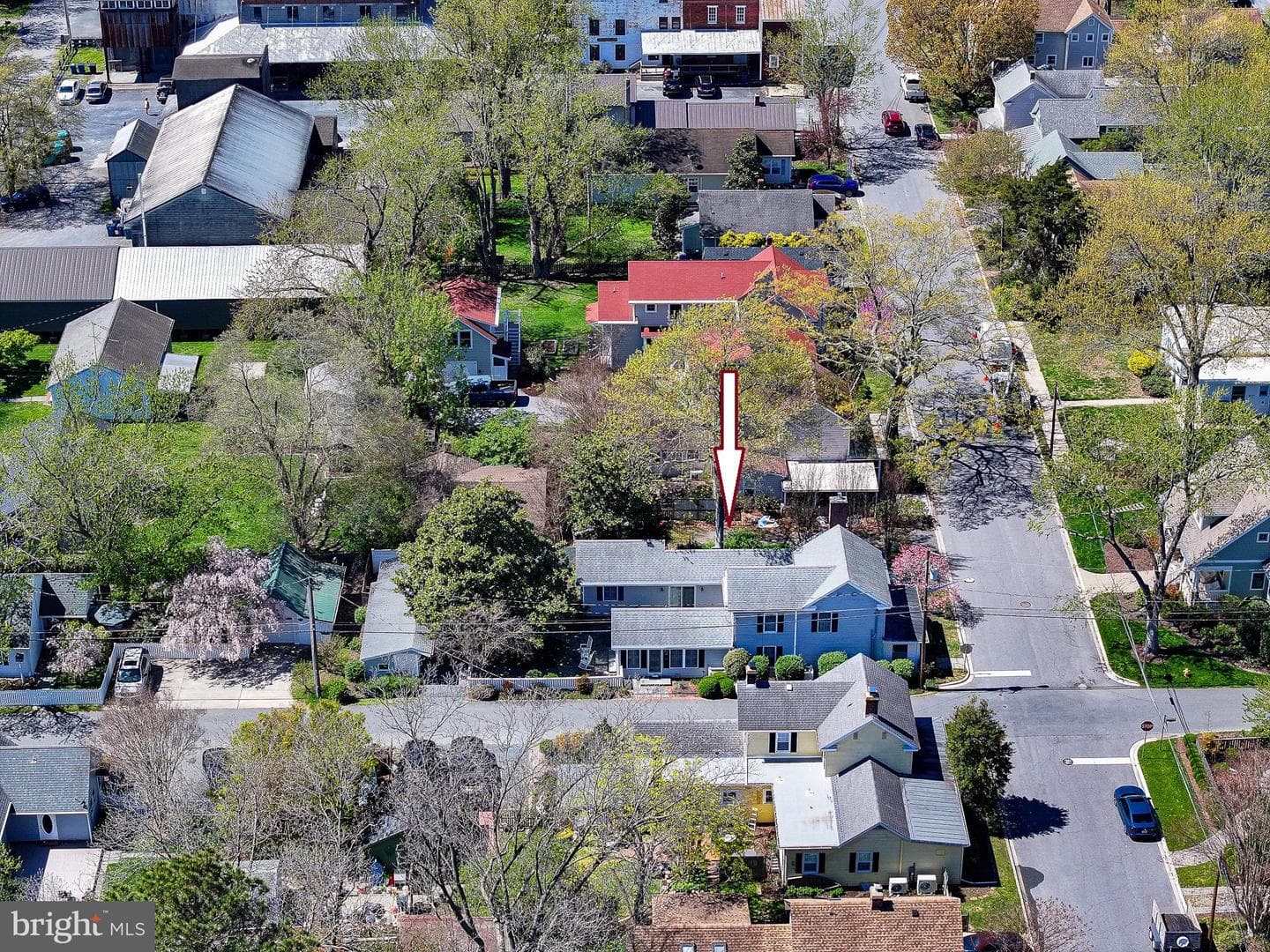114 E Chew Avenue photo 2